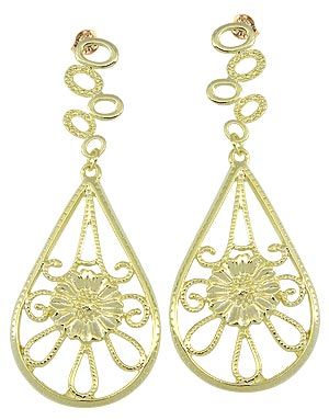 Brinco folheado a ouro em forma de uma gota filigrana
